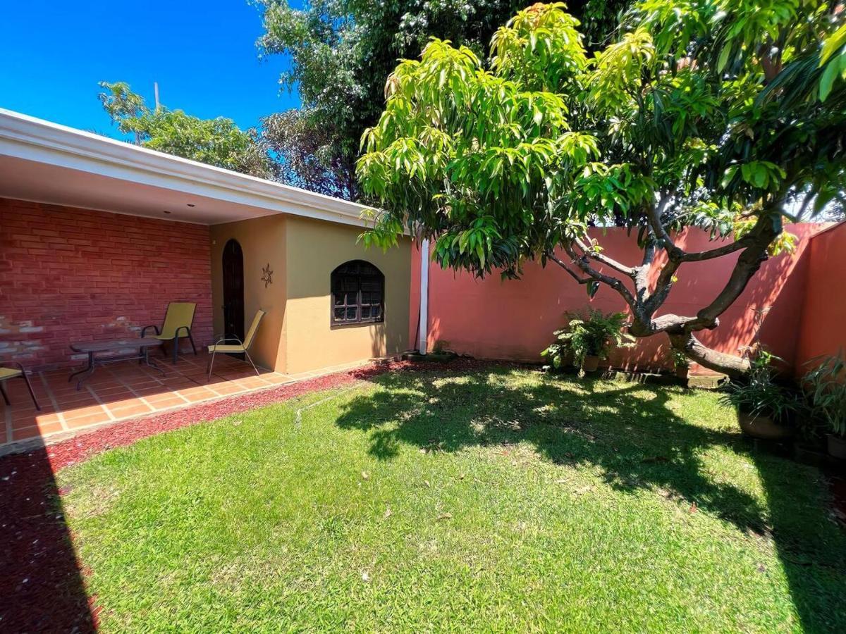 Beautiful Home W/ Backyard, Ac - Close To Airport Brasil エクステリア 写真